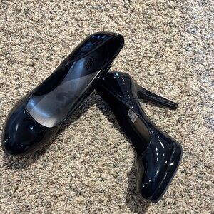 Fiomi Black Patent Heels